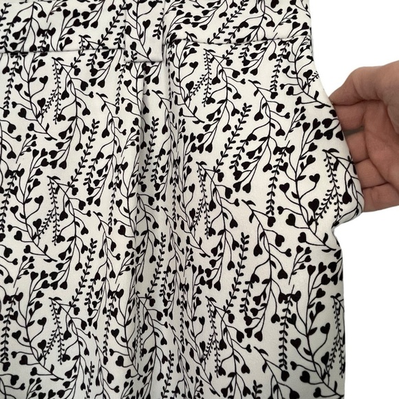 C Est. 1946 Stretch Comfort Pull-on Pants with Black & Cream Pants Sz 26/28 - Picture 4 of 10